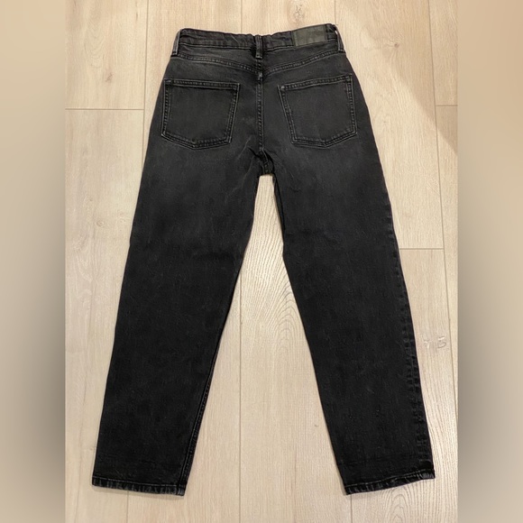 Frank & Oak Cyndi Straight Fit High Rise Jean in Washed Black - Picture 4 of 10